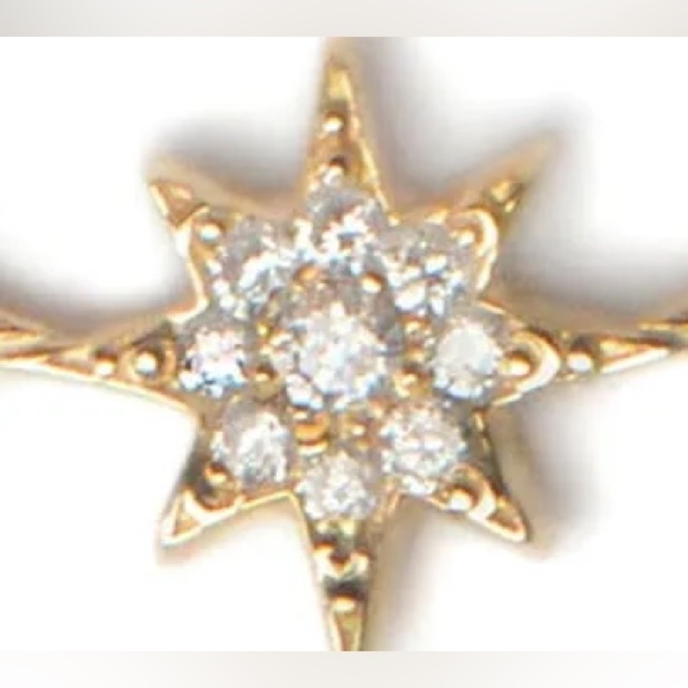 Gold Star Necklace - Picture 6 of 6